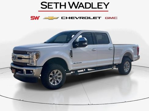 Used 2018 Ford F250 Lariat w/ Chrome Package image 3