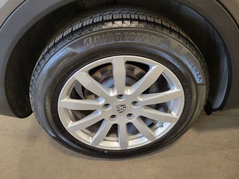 Used 2021 Porsche Cayenne S w/ Premium Package Plus image 31