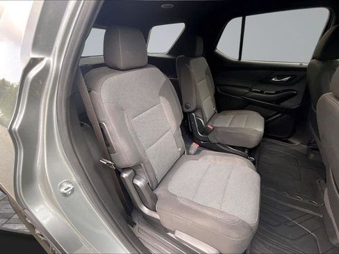 Used 2023 Chevrolet Traverse LT FWD image 26
