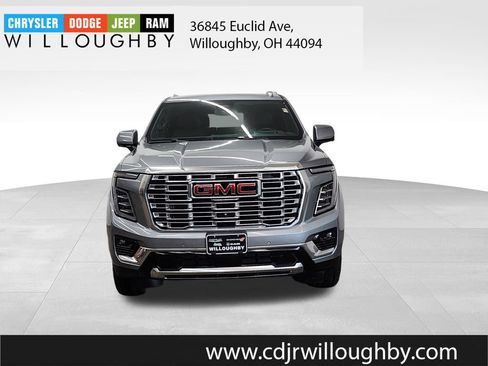 Used 2025 GMC Yukon Denali AWD/4WD image 2