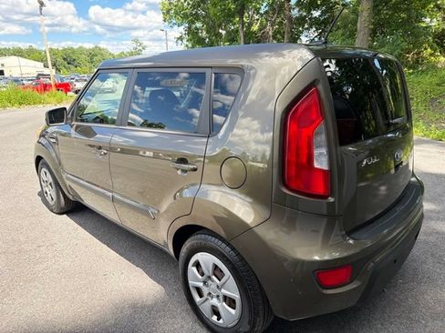 Used 2013 Kia Soul FWD image 3