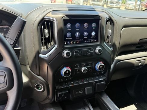 Used 2022 GMC Sierra 2500 AT4 w/ AT4 Preferred Package AWD/4WD image 18