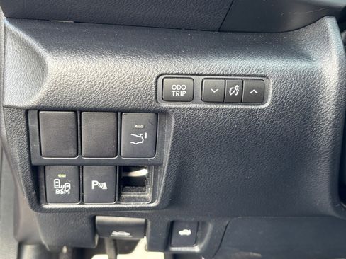 Used 2015 Lexus RC F image 23