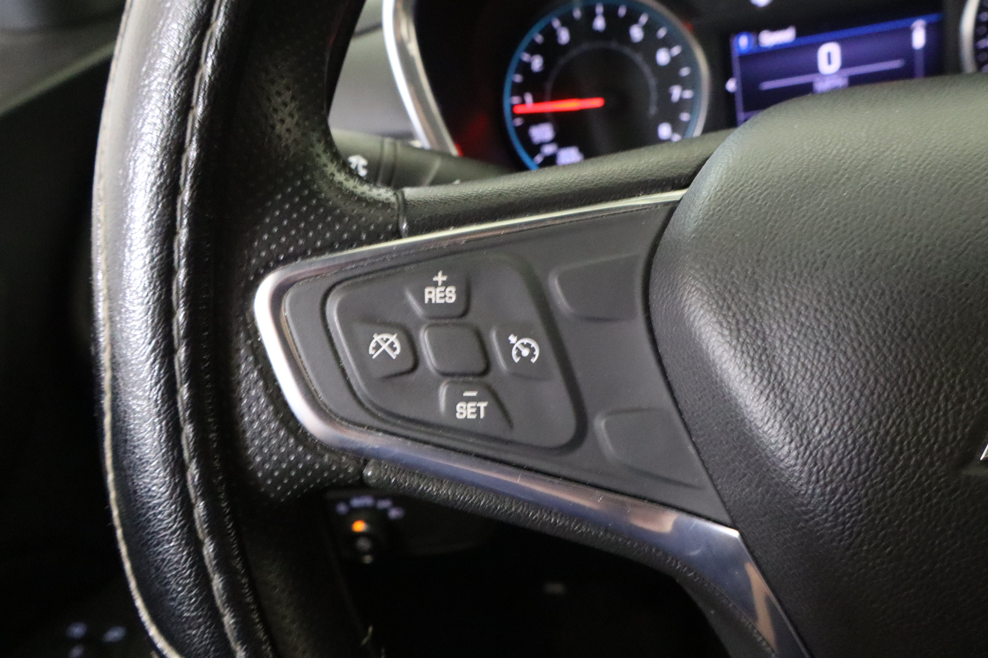 Used 2019 Chevrolet Equinox LT FWD image 29
