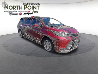 Used 2022 Toyota Sienna XLE