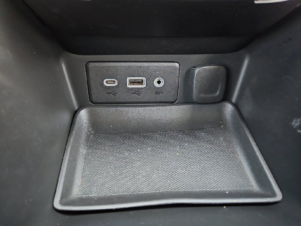 Used 2023 GMC Terrain SLE w/ Driver Convenience Package FWD image 26