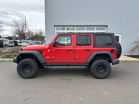 Used 2018 Jeep Wrangler Unlimited Sport image 2