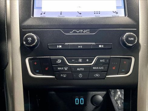 Used 2019 Ford Fusion SEL image 32