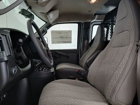 New 2026 GMC Savana 2500 w/ Driver Convenience Package image 10