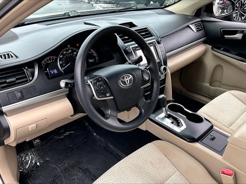 Used 2013 Toyota Camry LE image 16