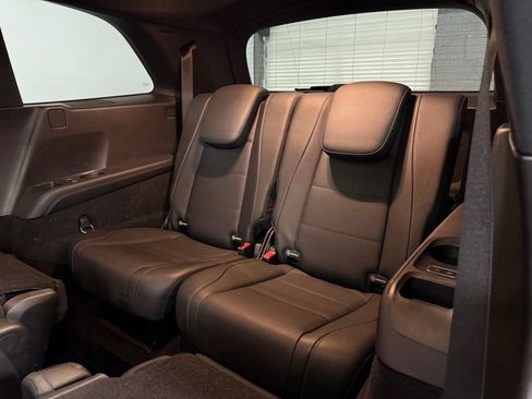 Used 2022 Mercedes-Benz GLS 450 4MATIC w/ Acoustic Comfort Package image 11