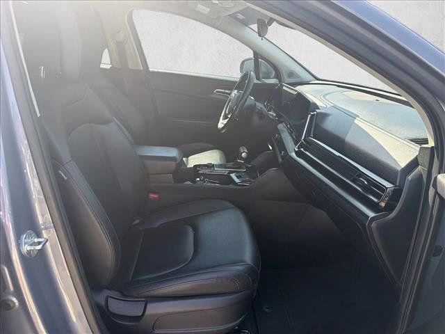 Used 2023 Kia Sportage EX FWD image 25