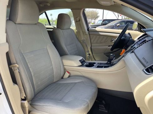 Used 2019 Ford Taurus SE image 9