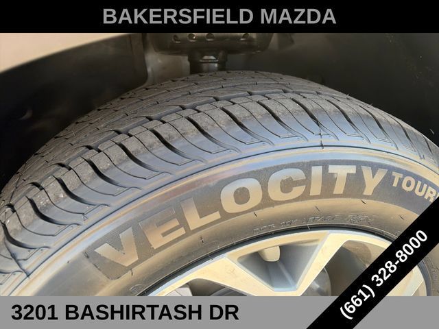 Used 2025 Chevrolet Trax LT FWD image 25