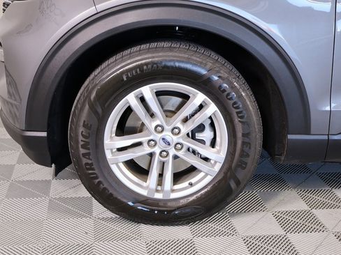 Used 2022 Ford Explorer XLT w/ Equipment Group 202A image 18