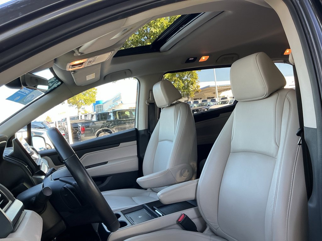 Used 2025 Honda Odyssey EX-L image 16