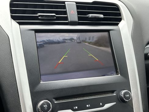 Used 2013 Ford Fusion SE FWD image 18