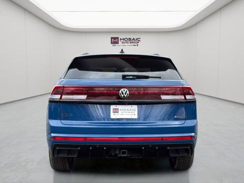 Used 2025 Volkswagen Atlas Cross Sport SEL R-Line image 4
