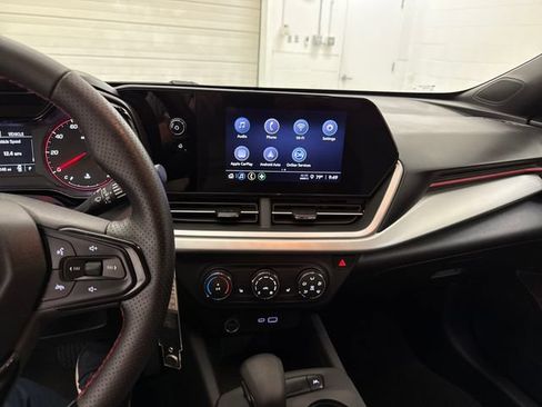 Used 2024 Chevrolet Trax RS w/ Driver Confidence Package FWD image 16