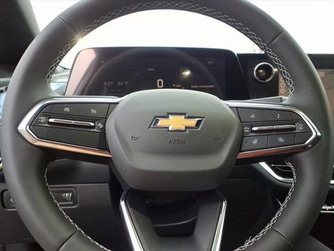 New 2026 Chevrolet Equinox EV LT image 25