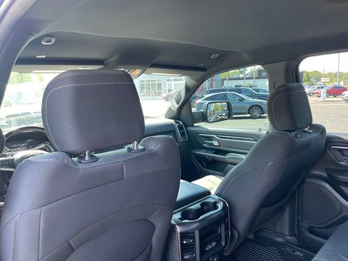 Used 2019 RAM 1500 Big Horn AWD/4WD image 12