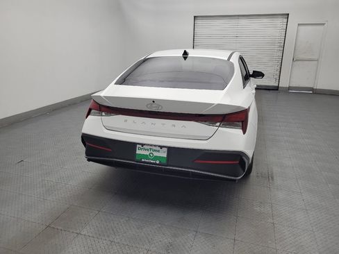 Used 2024 Hyundai Elantra SEL FWD image 7