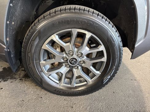 Used 2022 Toyota Tundra 1794 Edition image 6