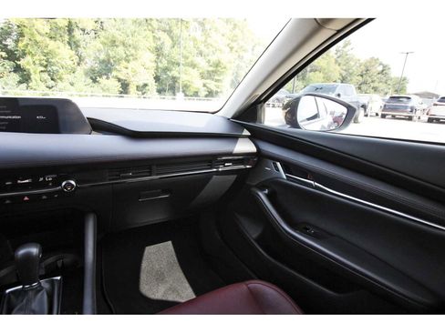 Used 2023 MAZDA MAZDA3 s FWD image 8