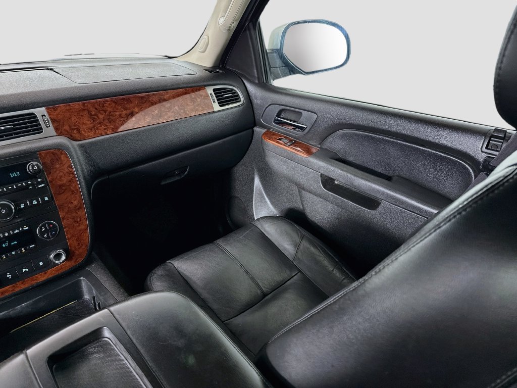 Used 2011 Chevrolet Suburban LT AWD/4WD image 21