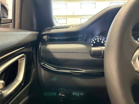 New 2026 Jeep Compass Latitude AWD/4WD image 18