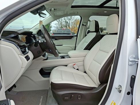 Used 2024 GMC Acadia Denali w/ Super Cruise Package image 15