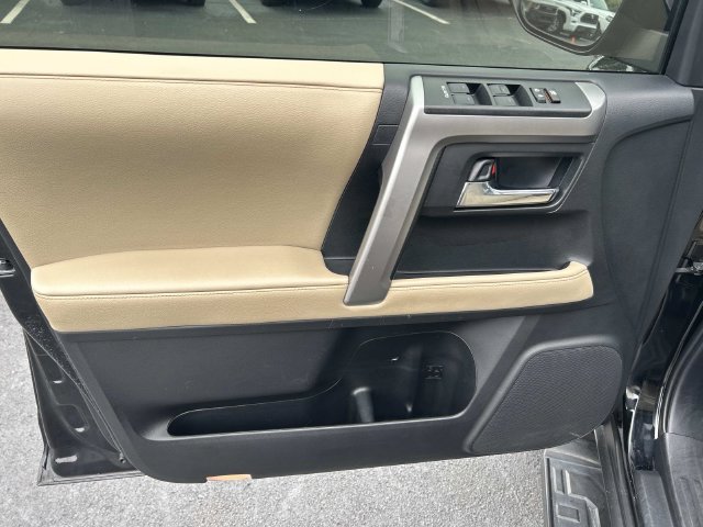 Used 2022 Toyota 4Runner SR5 Premium w/ Moonroof Package AWD/4WD image 22