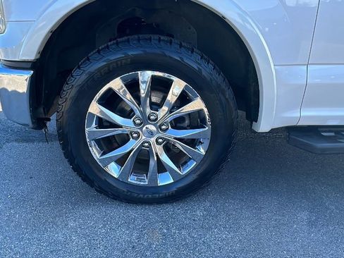 Used 2015 Ford F150 Lariat w/ Equipment Group 502A Luxury image 10