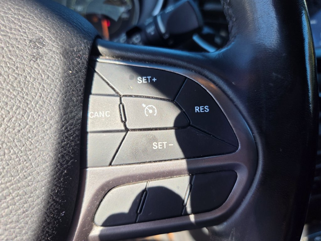 Used 2020 Jeep Cherokee Limited AWD/4WD image 15