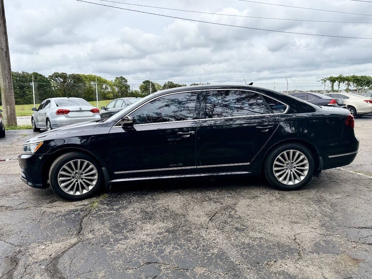 Used 2017 Volkswagen Passat 1.8T SE w/ SE Lighting Package FWD image 6