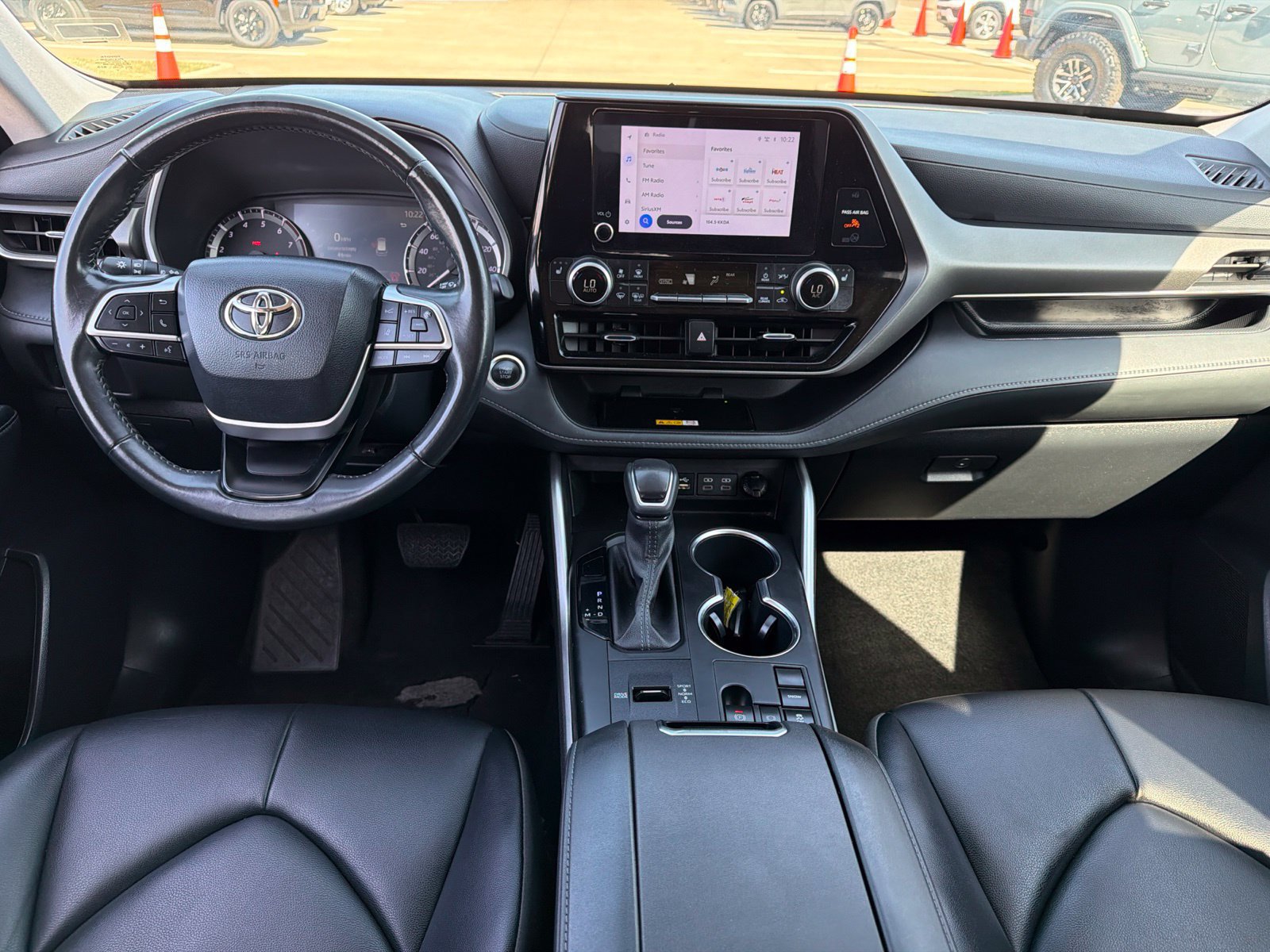 Used 2024 Toyota Highlander XLE FWD image 20
