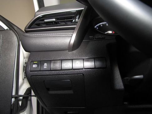 Used 2024 Toyota Camry SE FWD image 8