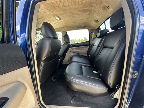 Used 2014 Toyota Tacoma PreRunner w/ SR5 Package RWD image 39