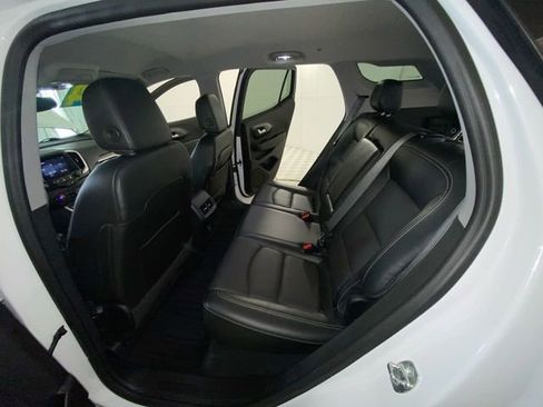 Used 2024 GMC Terrain SLT AWD/4WD image 28