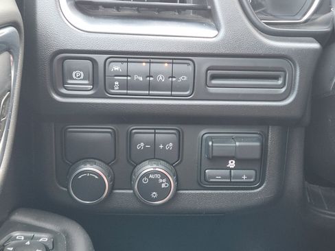 Used 2021 Chevrolet Tahoe LT w/ LT Signature Package image 22