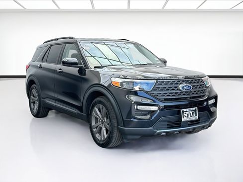 Used 2022 Ford Explorer XLT w/ Equipment Group 202A RWD image 3