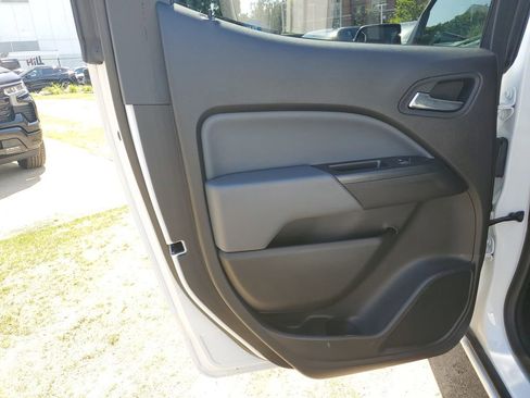 Used 2021 Chevrolet Colorado Z71 AWD/4WD image 16
