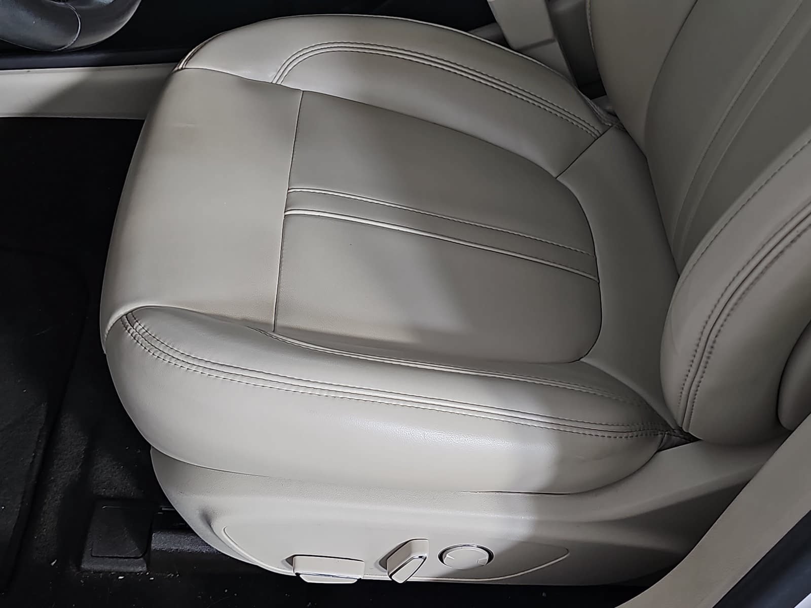 Used 2019 Lincoln MKZ Premiere FWD image 27