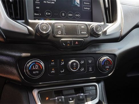 Used 2022 GMC Terrain SLT w/ LPO, Floor Liner Package image 25