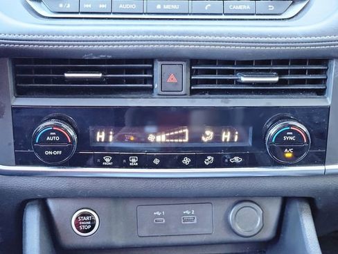 Certified 2023 Nissan Rogue SV image 24