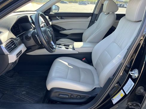 Used 2018 Honda Accord Touring image 5