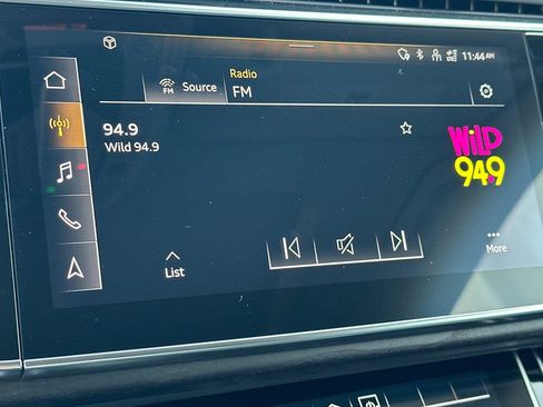 Used 2023 Audi Q8 Premium image 18