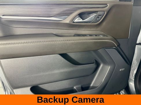 Used 2022 GMC Yukon XL Denali image 9