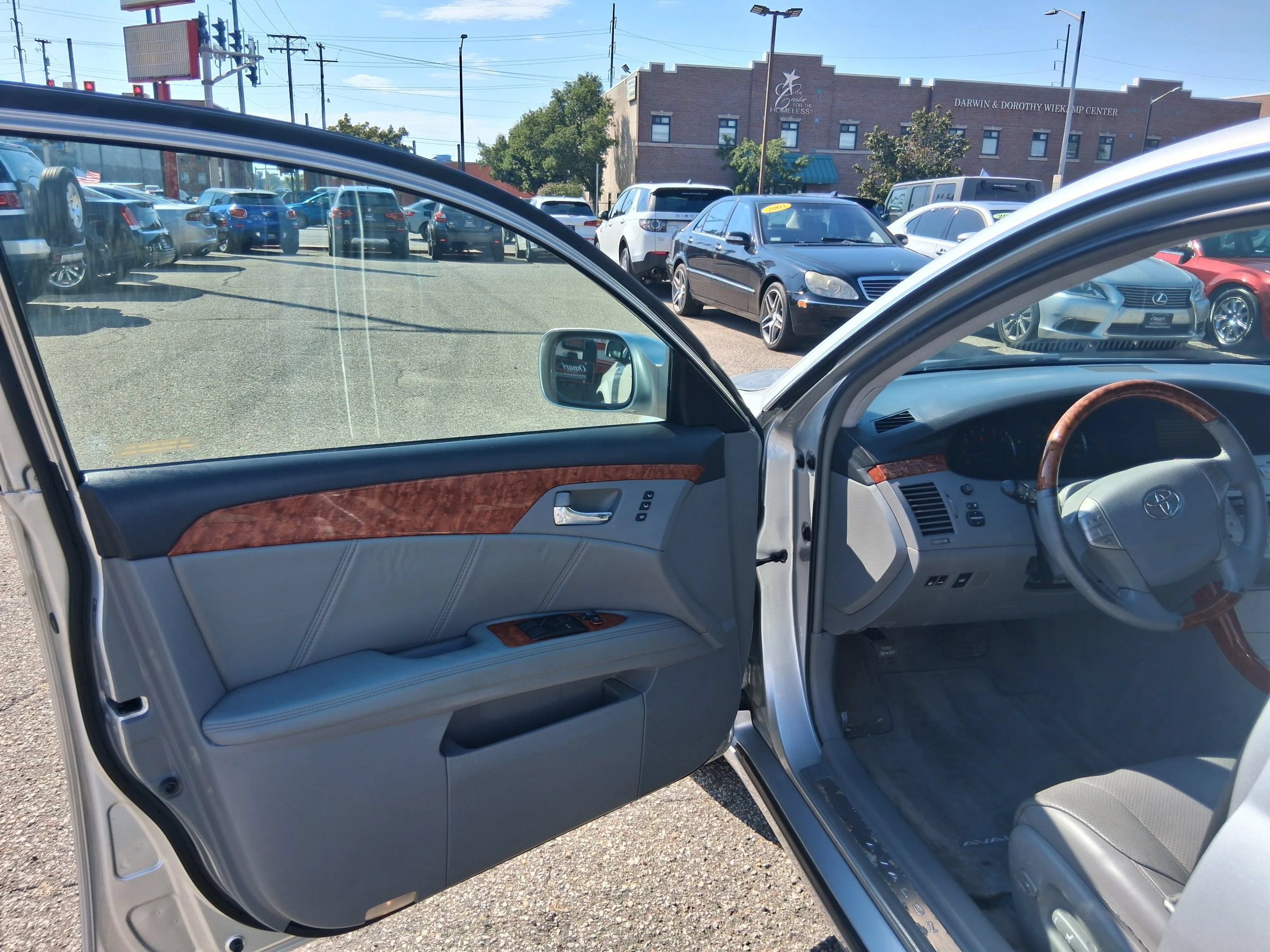 Used 2005 Toyota Avalon Touring FWD image 10