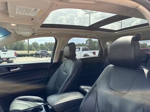 Used 2019 Ford Edge Titanium w/ Equipment Group 301A AWD/4WD image 15